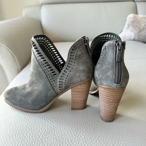 Gray Suede Vince Camuto bootie Sz 6